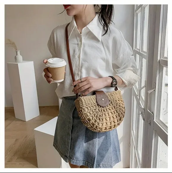 Straw Crossbody Chic Hollow Out. NWT - Picture 7 of 16